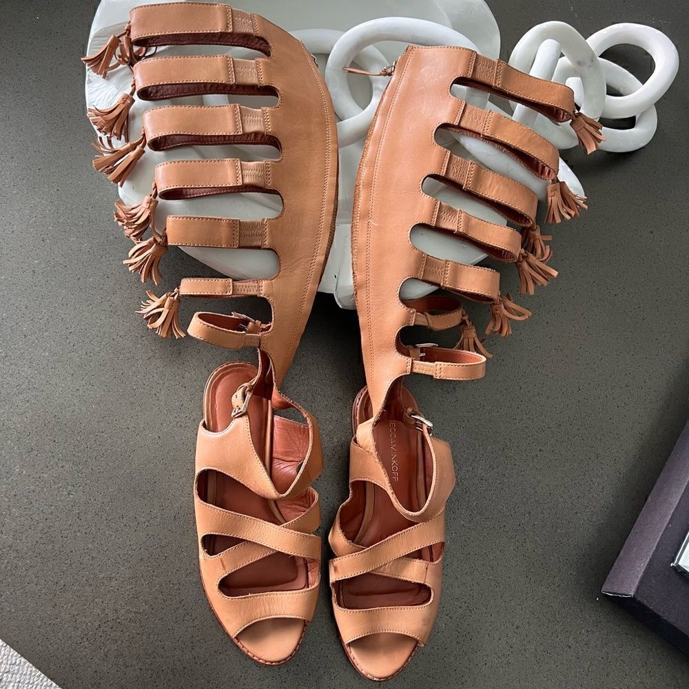 REBECCA MINKOFF Leather Gladiator Flat Nude Color Sandals Size 7.